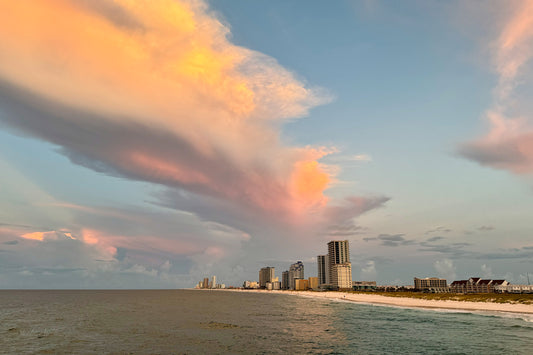 DESTINATIONS / Gulf Shores AL - Public Beach and Skyline
