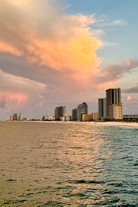 DESTINATIONS / Gulf Shores AL - Public Beach and Skyline